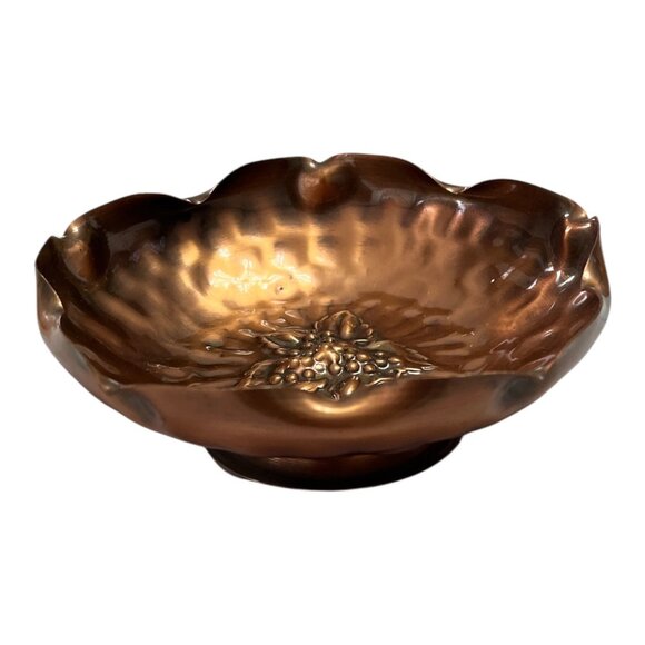 Vtg Coppercraft Guild Solid Copper Bowl – Embossed Grapevine Design, 7” Decorati - Picture 2 of 4